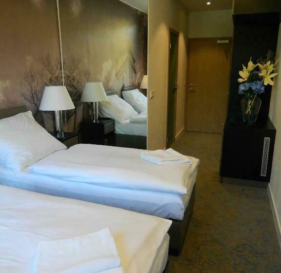 Standard Szoba, Bílý Páv