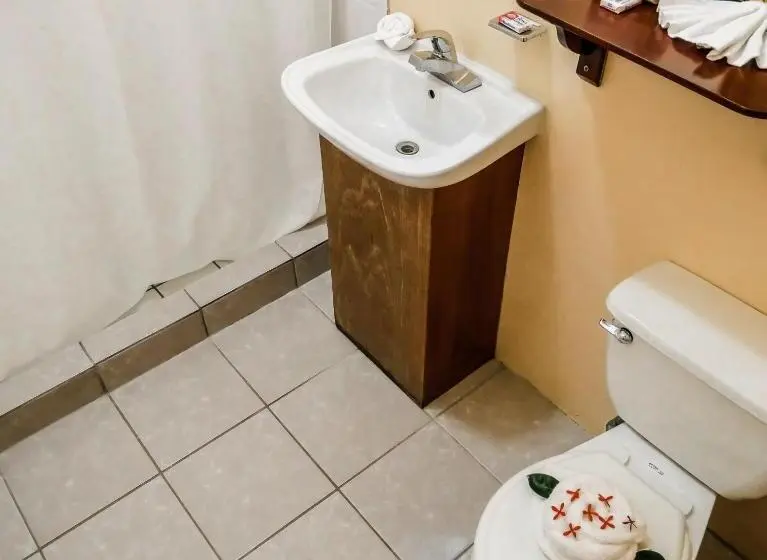 Deluxe Neljän Hengen Huone, Drift Inn Cayo