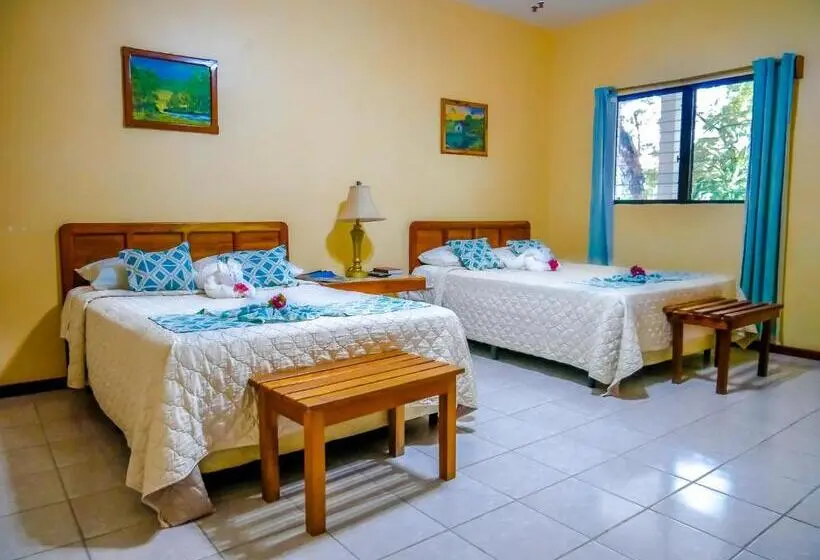 Deluxe Neljän Hengen Huone, Drift Inn Cayo