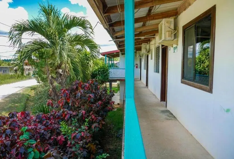 Deluxe Kolmen Hengen Huone, Drift Inn Cayo