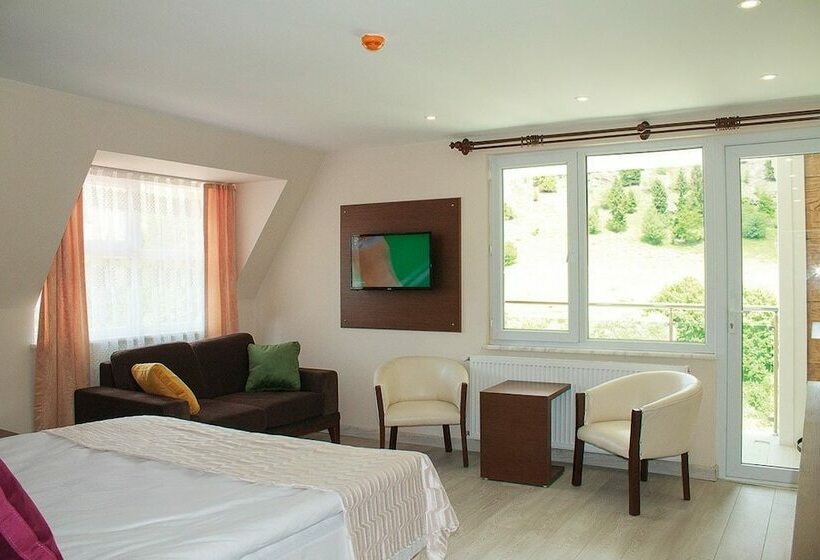 Номер Deluxe, Green Valley Savsat