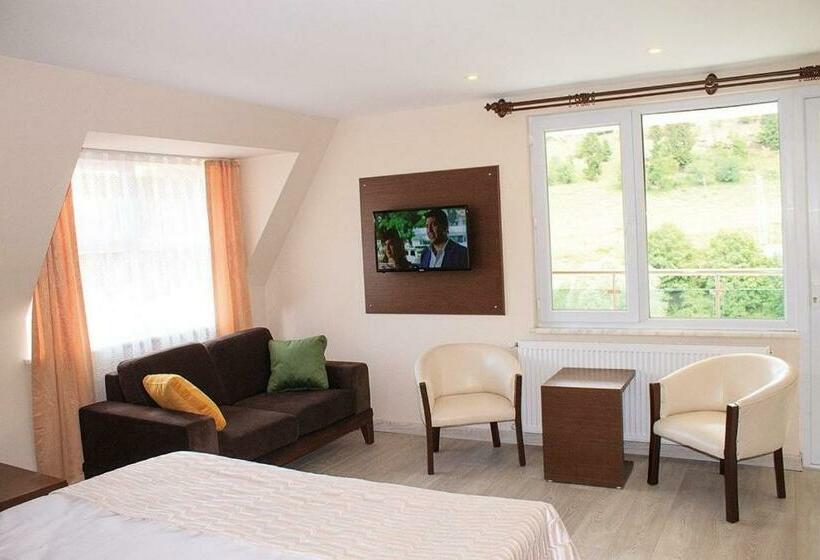 Номер Deluxe, Green Valley Savsat