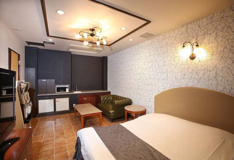 غرفة ديلوكس, Happy Kiss