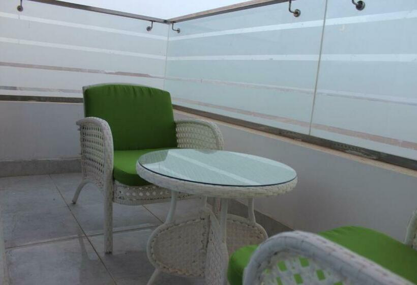 جناح جونيور مزوَّد بشرفة, Le Park Shaqra