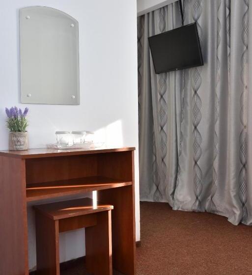 Cameră Triplă Standard, Magurele