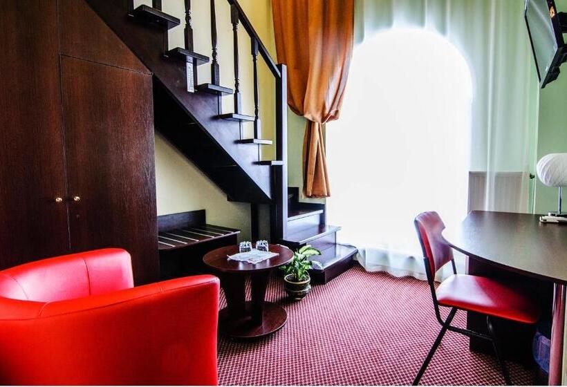 Familienzimmer, Terminala