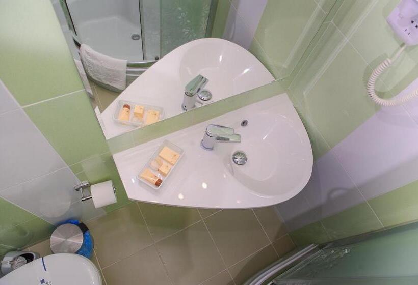 Komfort Zimmer, Terminala