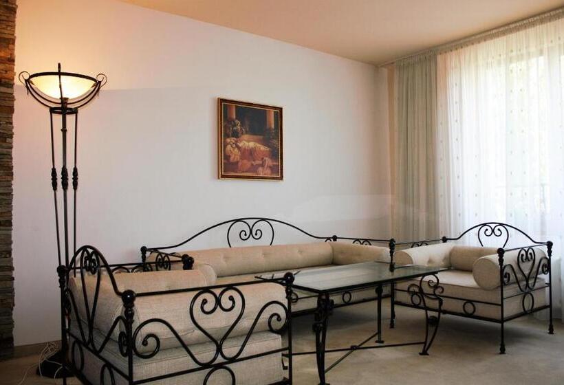 جناح, Villa Verde