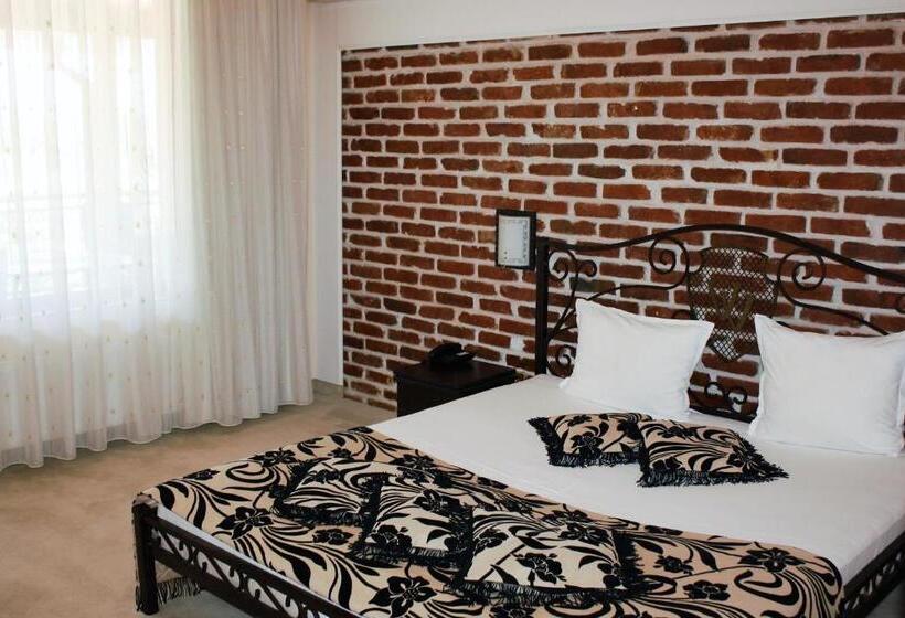 جناح, Villa Verde