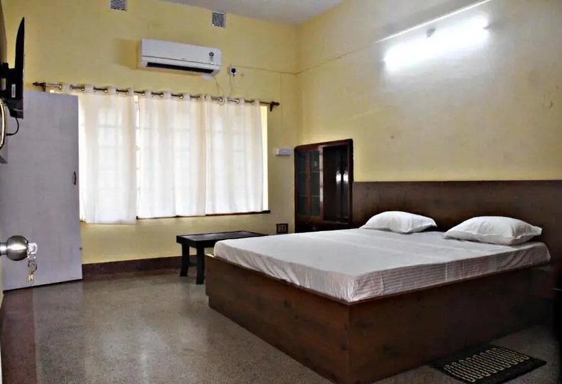 キングサイズベッドのデラックススイート, Jhargram Eshani Hotels And Guest House