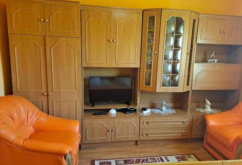 اتاق استاندارد با سرویس بهداشتی مشترک, Casa Dana