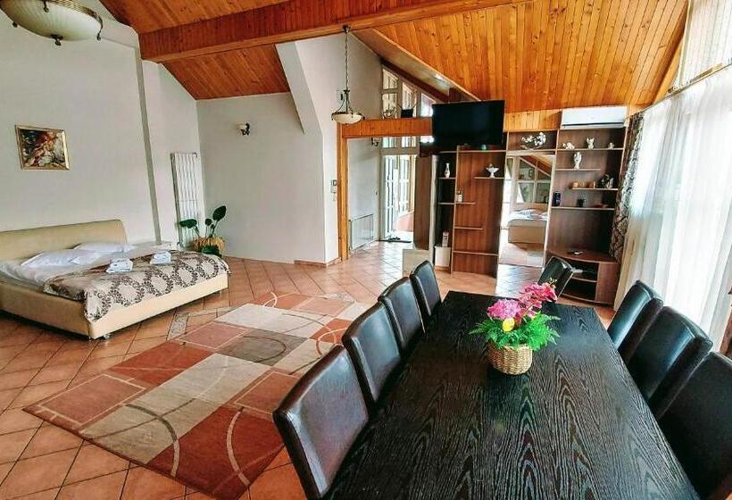 Апартаменты 1 Спальня с Видом, Casa Giulia
