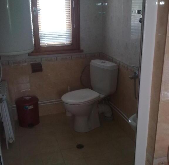 Номер Стандарт Трехместный, Guest House Ahp