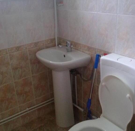 غرفة قياسية ثلاثية, Guest House Ahp