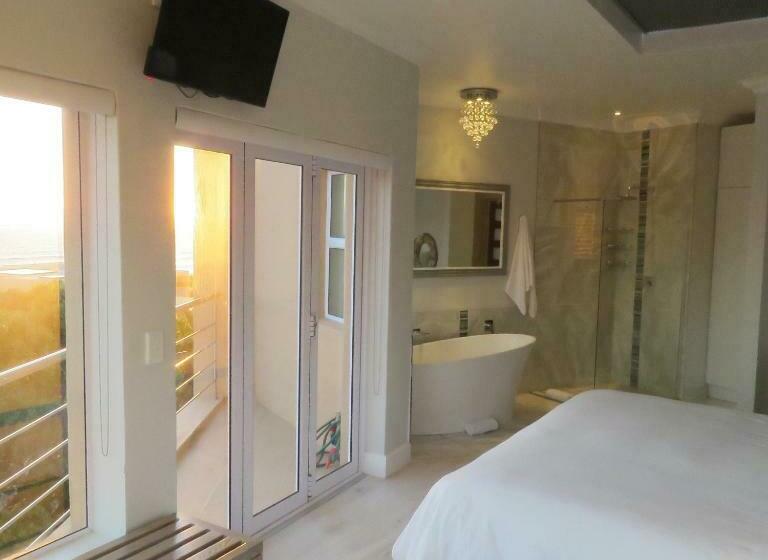 Superior suite with view, Gull On The Bay Boutique Guest House