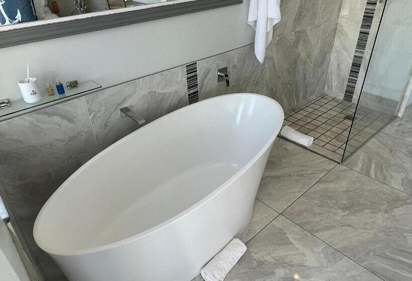 Superior suite with view, Gull On The Bay Boutique Guest House