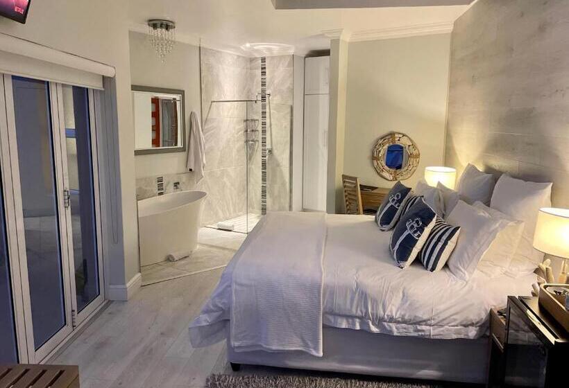 Superior suite with view, Gull On The Bay Boutique Guest House