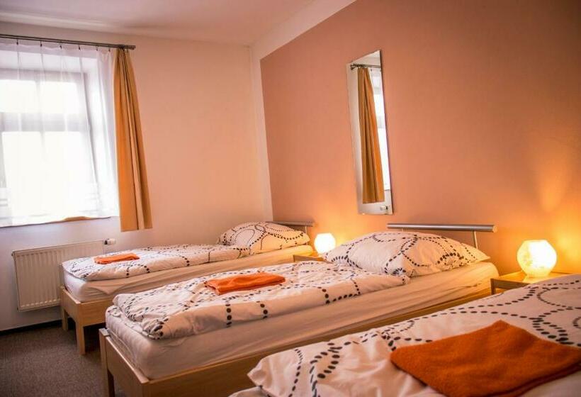 غرفة قياسية ثلاثية, Městské Kulturní Centrum Ve Fulneku