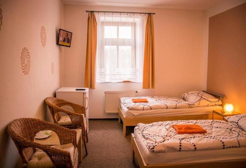 标准三人间, Městské Kulturní Centrum Ve Fulneku