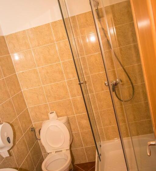 غرفة قياسية رباعية, Městské Kulturní Centrum Ve Fulneku