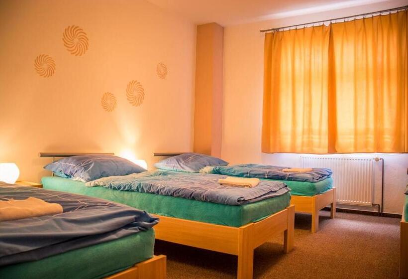 غرفة قياسية رباعية, Městské Kulturní Centrum Ve Fulneku