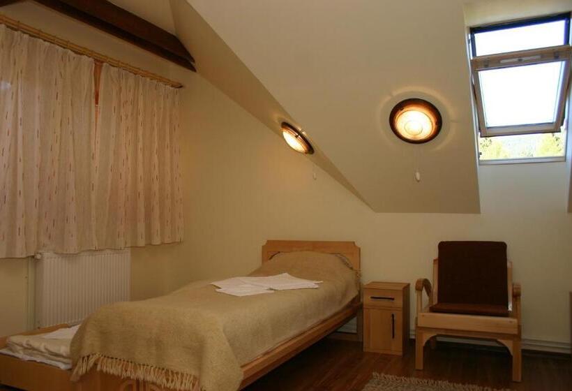 패밀리 룸, Pensiunea Bella Vita