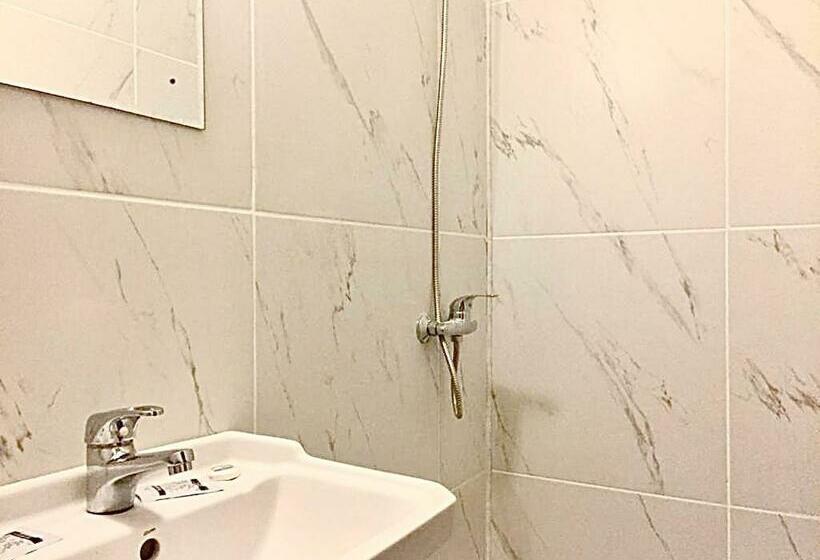 标准间, Pensiunea Deceneu