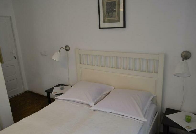 标准间, Pensiunea Deceneu