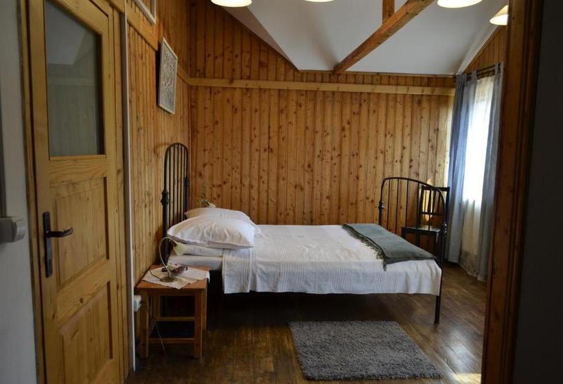 带阳台的豪华间, Pensiunea Deceneu