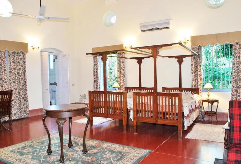 غرفة ديلوكس, Thengal Manor