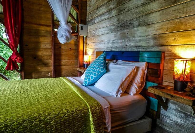 バルコニー付きデラックスルーム, Surf Break At Paunch