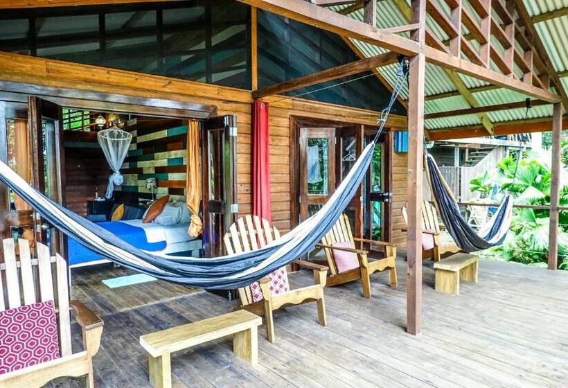 스탠다드 발코니 룸, Surf Break At Paunch