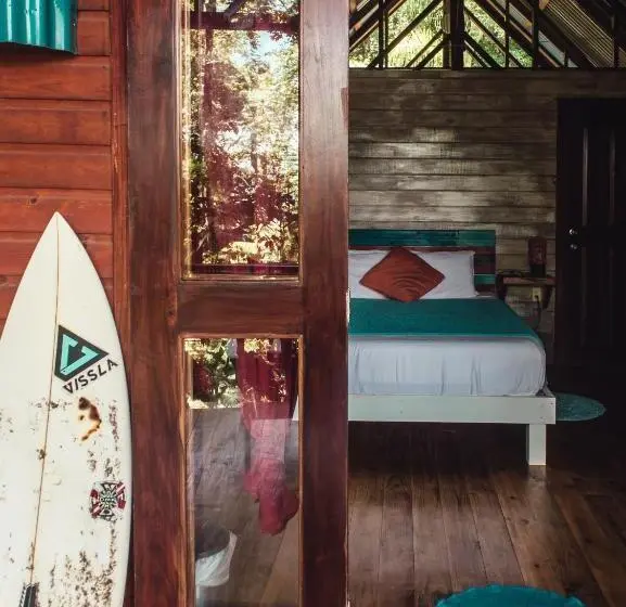 バルコニー付きデラックスルーム, Surf Break At Paunch