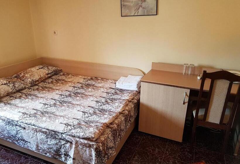 غرفة قياسية, Fantasy