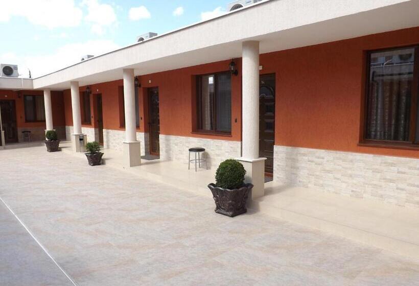 غرفة كومفورت, Fantasy