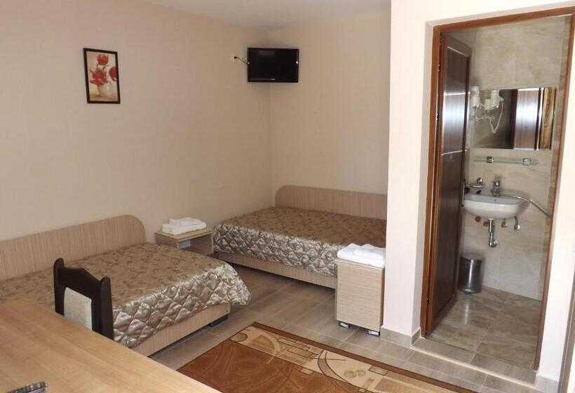 غرفة كومفورت, Fantasy