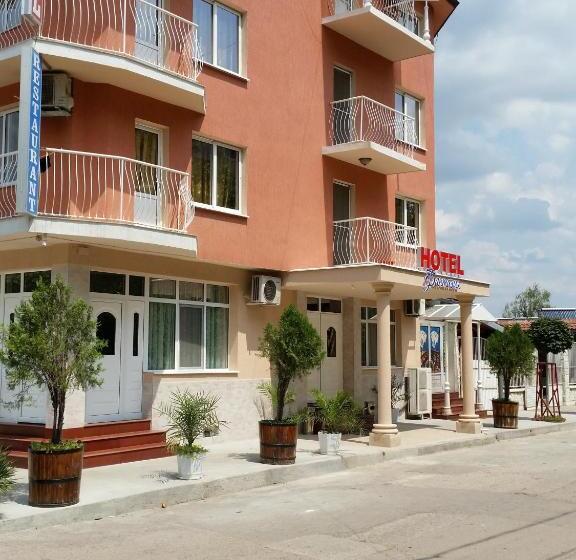 غرفة قياسية, Fantasy