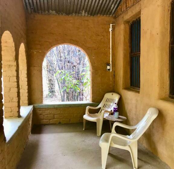 스탠다드 룸, Kamp Kamouflage Kanha