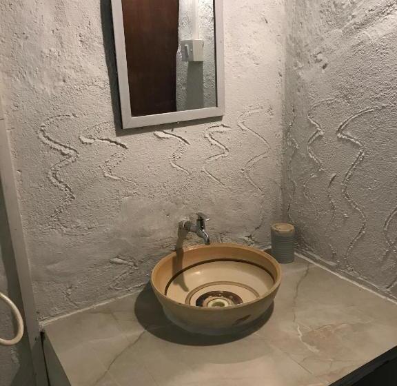 스탠다드 룸, Kamp Kamouflage Kanha