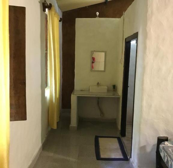 스탠다드 룸, Kamp Kamouflage Kanha