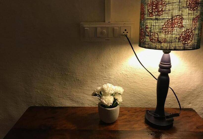 스탠다드 룸, Kamp Kamouflage Kanha