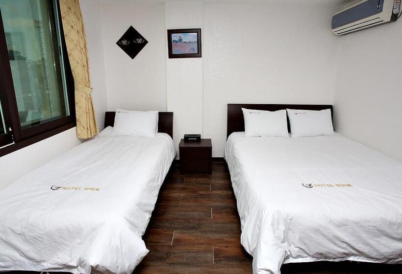 オーシャンビューデラックスルーム, Mallipo