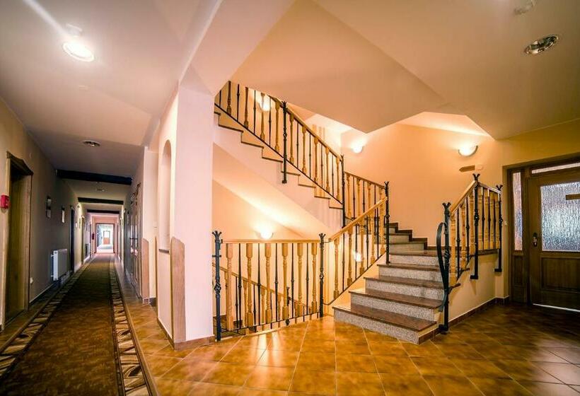 غرفة قياسية فردية, Tři Věžičky