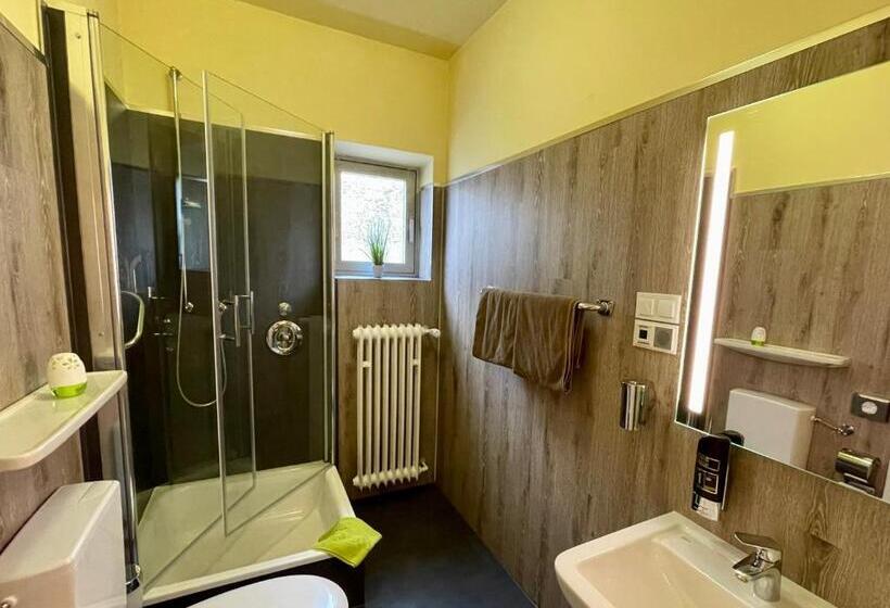 شقة غرفة واحدة, Auermühle