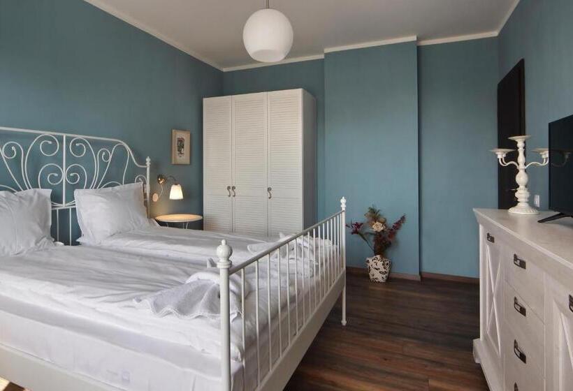 Вилла 3 Спальни, Esterra Vini Guest House