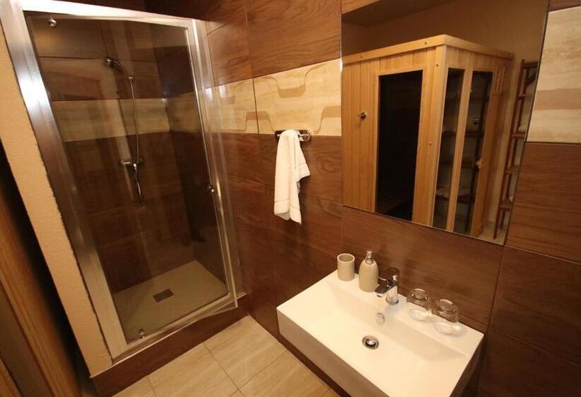 غرفة عائلية, Penzión Kállai A Vináreň