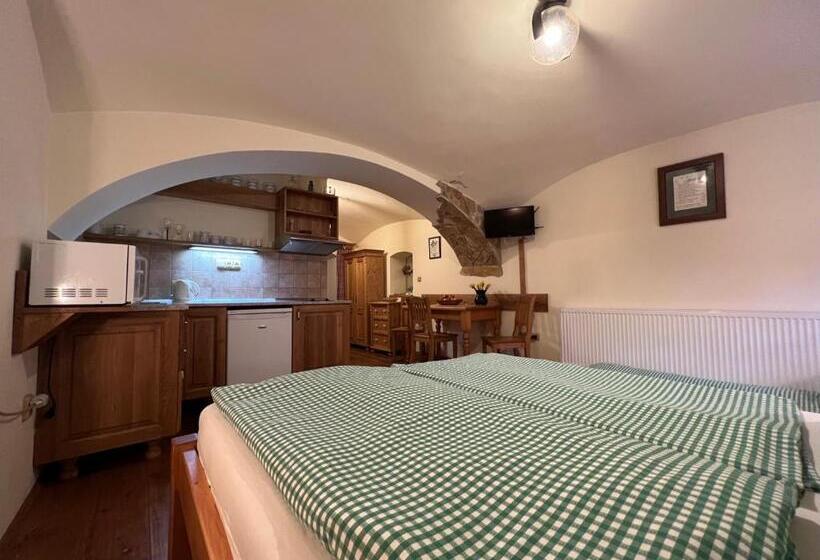 חדר סטנדרט לשלושה, Penzion Stanský Mlýn