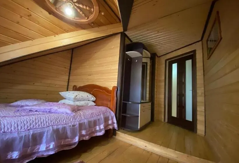 Habitació Triple Clàssica, Plavianska Sadyba