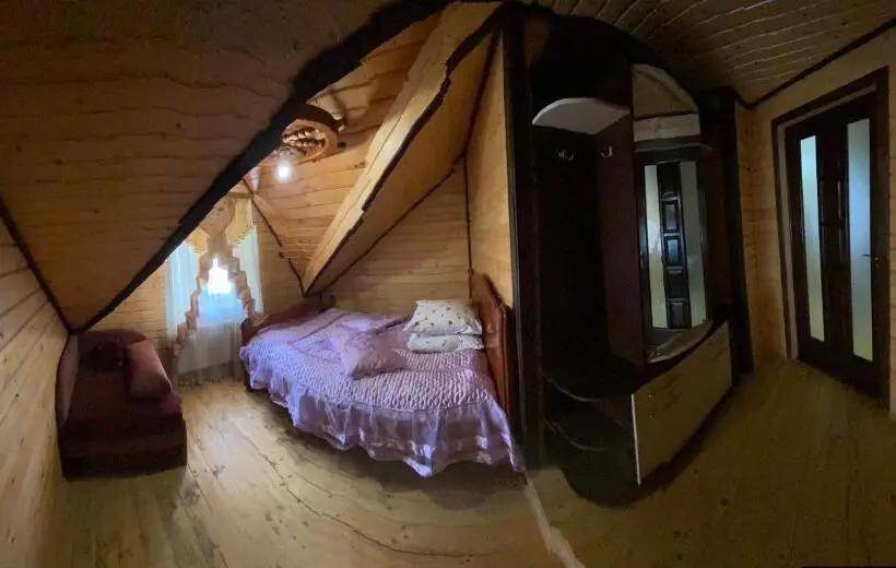 Habitació Triple Clàssica, Plavianska Sadyba