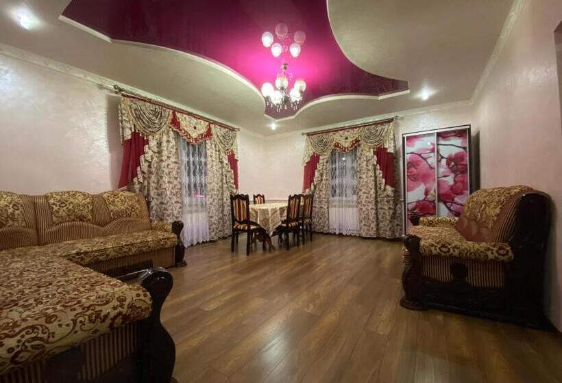 침실 1개 주택, Plavianska Sadyba